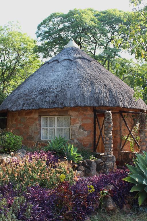 Limerick Cottages Bulawayo Bagian luar foto