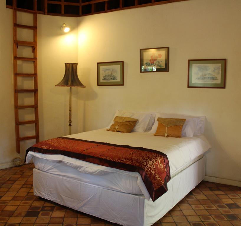 Limerick Cottages Bulawayo Bagian luar foto