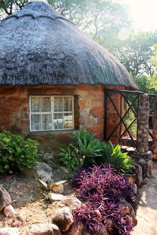 Limerick Cottages Bulawayo Bagian luar foto