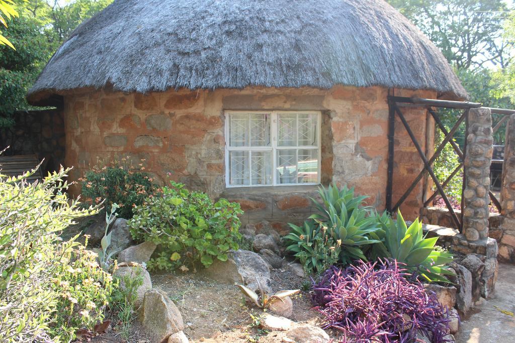 Limerick Cottages Bulawayo Bagian luar foto