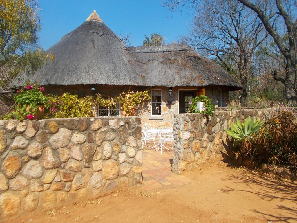 Limerick Cottages Bulawayo Bagian luar foto