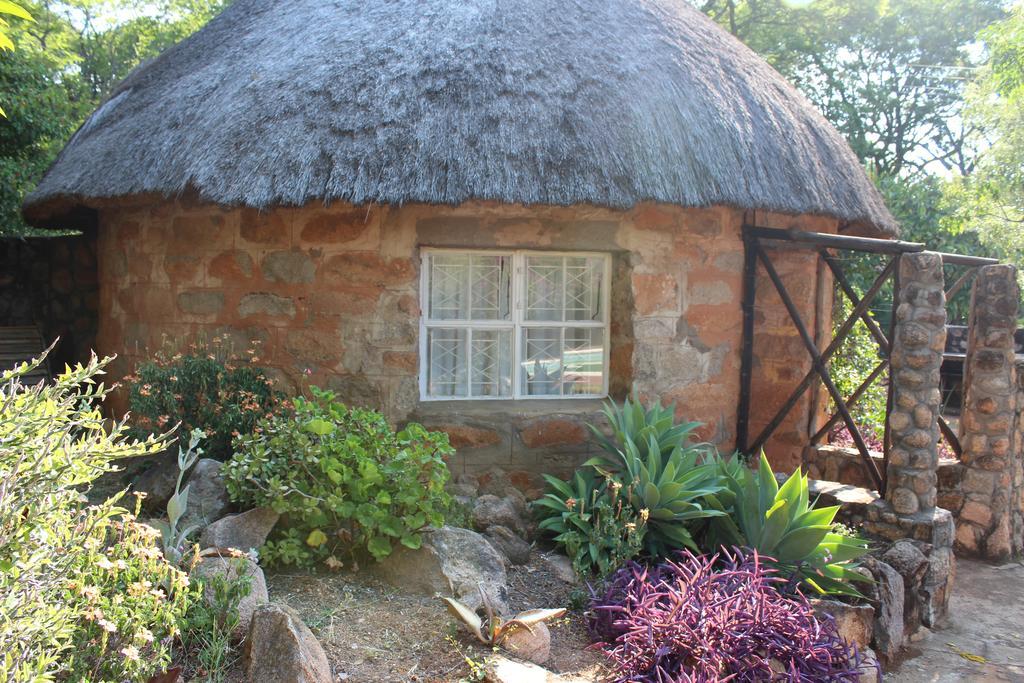 Limerick Cottages Bulawayo Bagian luar foto
