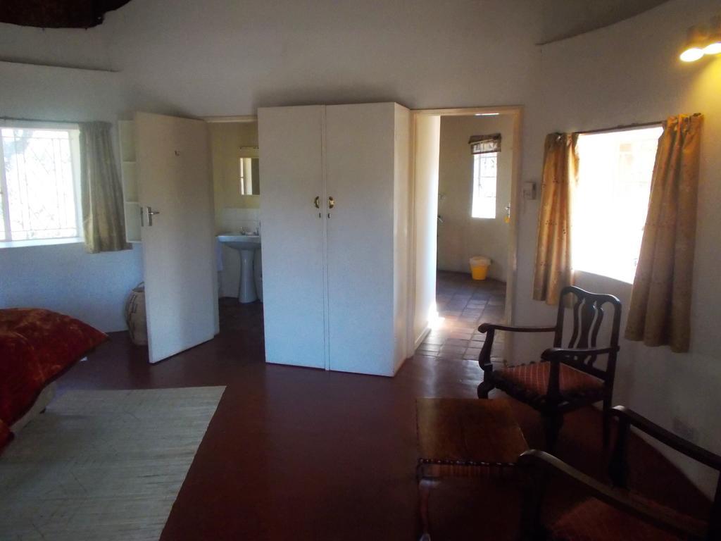 Limerick Cottages Bulawayo Bagian luar foto