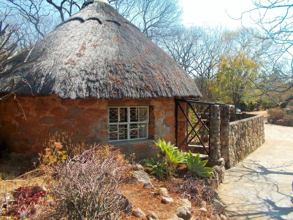 Limerick Cottages Bulawayo Bagian luar foto