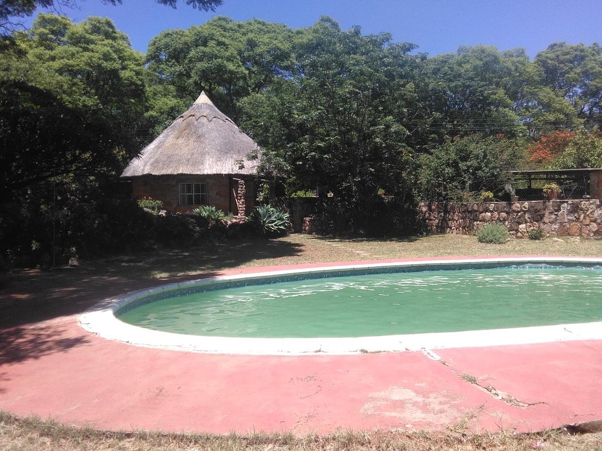 Limerick Cottages Bulawayo Bagian luar foto
